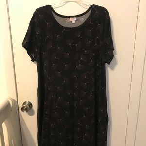 LuLaRoe L Carly EUC Black background